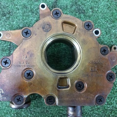 Помпа масляна 150101LA0A NISSAN