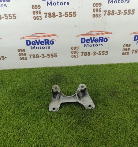 Кронштейн подушки коробки передач 22316796613 BMW