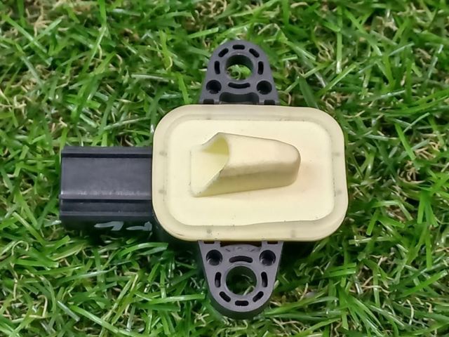 Датчик Айрбег передній 30798030 VOLVO