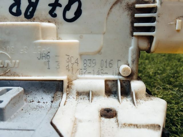 Замок задньої дверї, правої 3C4839016D VAG