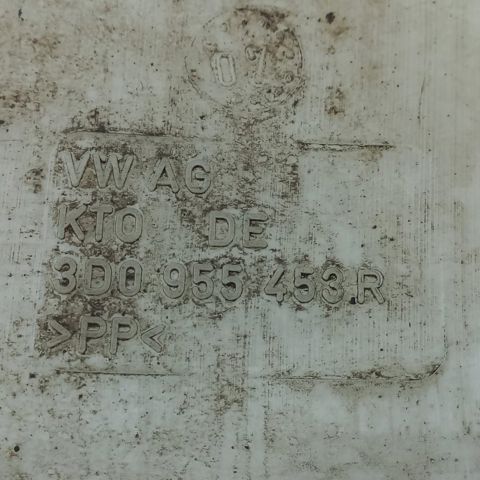 Бачок омивача скла 3D0955453R VAG