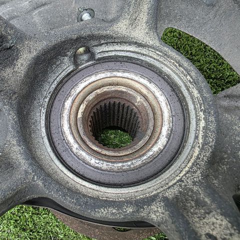 Цапфа передні праві 400145DA0A NISSAN