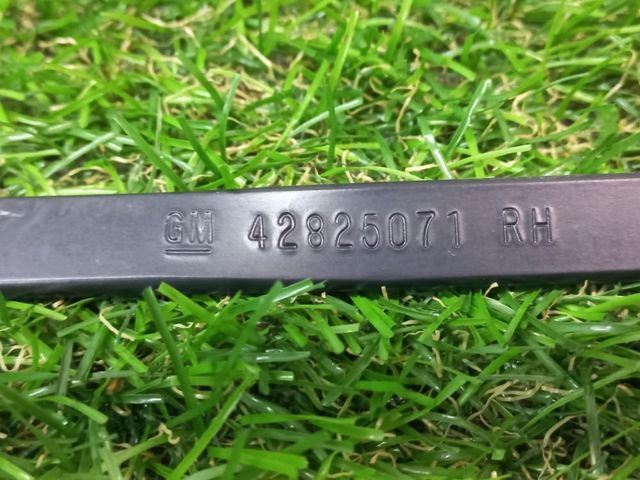 Важіль-поводок двірника лобового скла 42825071 GM