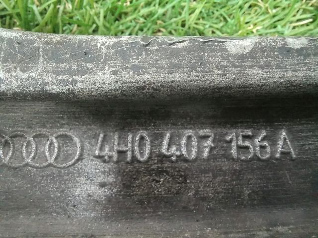 Правий важіль передній нижній підвіски 4H0407156A VAG