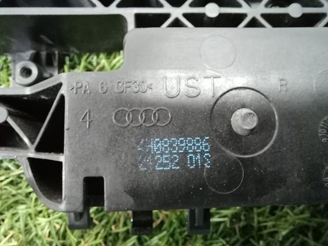 Тримач зовнішньої ручки дверей, задніх правих 4H0839886 VAG