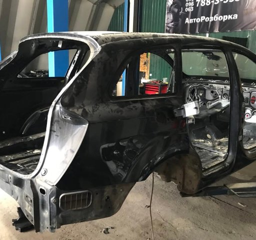 Поріг зовнішній правий 4L0809848 VAG