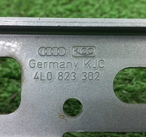 Петля капота, права 4L0823302 VAG