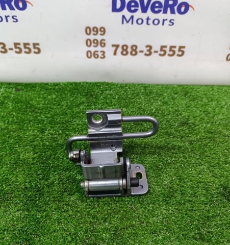 Петля заднтої двері, лівої 4L0833411A VAG