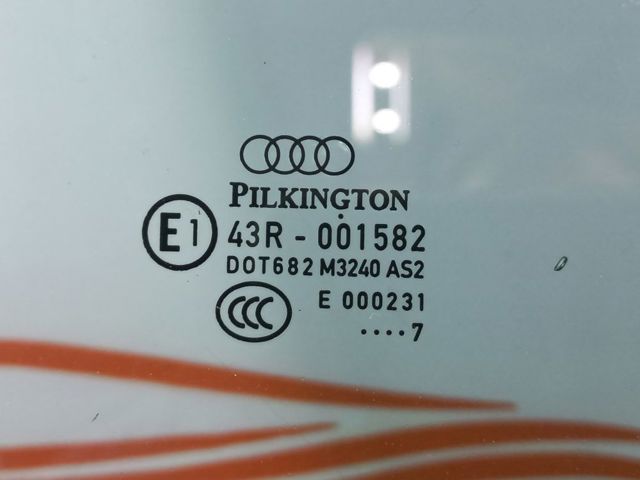 Скло пасажирських дверей 4L0845022 VAG