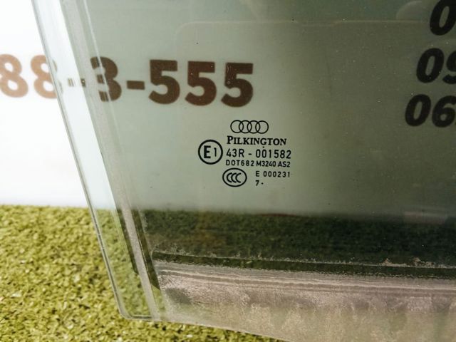 Скло передніх дверей, правою 4L0845202 VAG