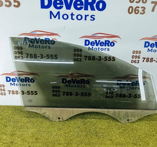 Скло пасажирських дверей 4L0845202 VAG