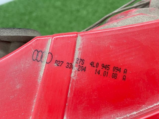 Задні ліхтарі 4L0945094A VAG