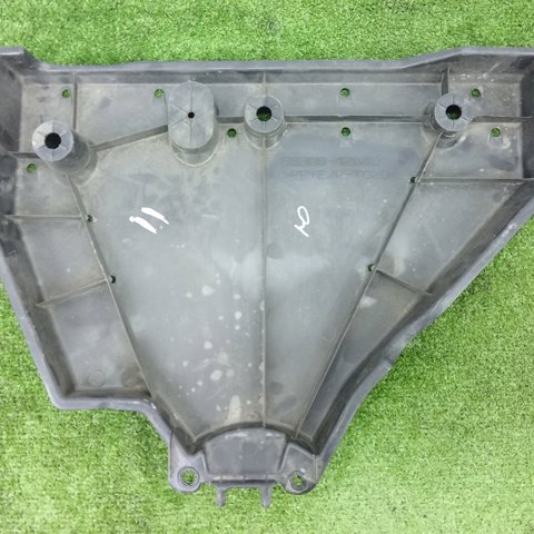 Деталі підлоги (основа кузова або підлоги) 5839842040 TOYOTA