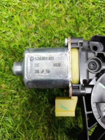 Привід ліфта задній 5Q0959801 VAG