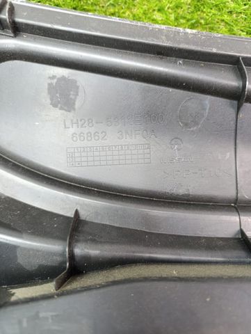 Водостік лобового скла, жабо 668623NF0A NISSAN