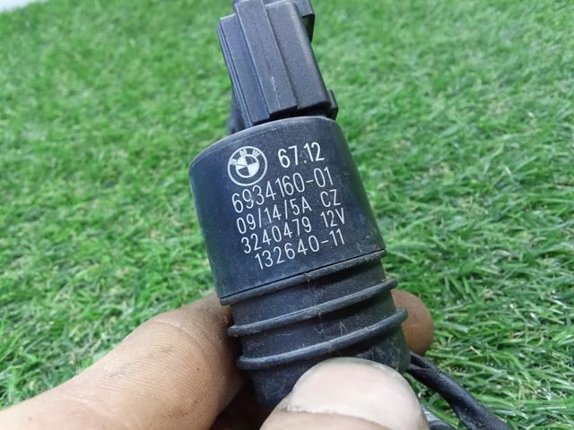 Моторчик омивача переднього скла 67126934160 BMW