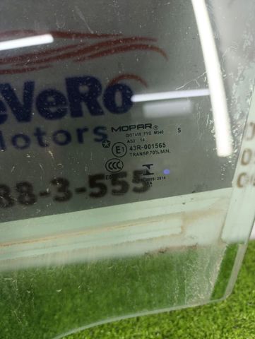 Скло водійських дверей 68104919AA CHRYSLER