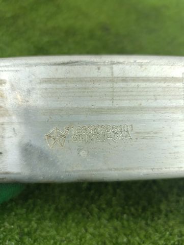 Кронштейн підсилювача переднього бампера 68172145AA CHRYSLER