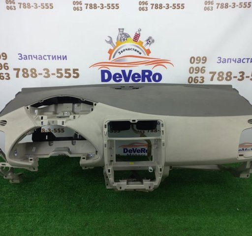 Передня панель 682003NA0A NISSAN