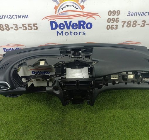Панель передня "торпедо" 682005DF0A NISSAN