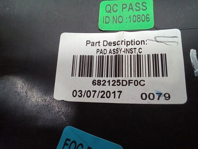 Молдинг (накладка) приладової панелі "торпедо", правий 682125DF0C NISSAN