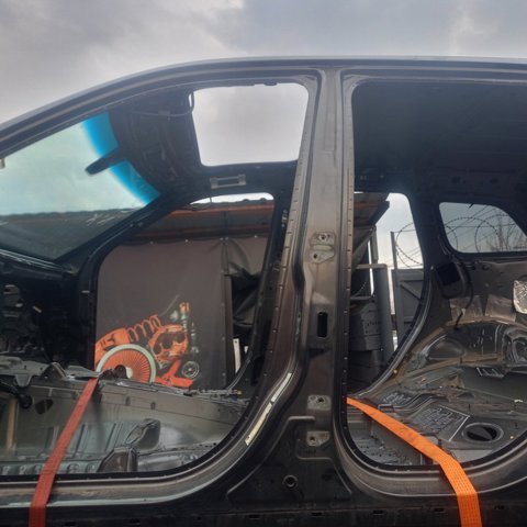 Отвір передніх лівих дверей 68214165AA CHRYSLER