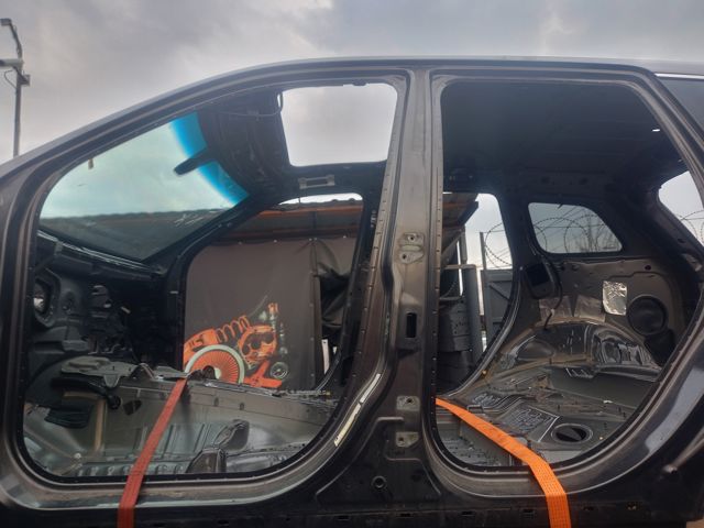 Отвір передніх лівих дверей 68214165AA CHRYSLER
