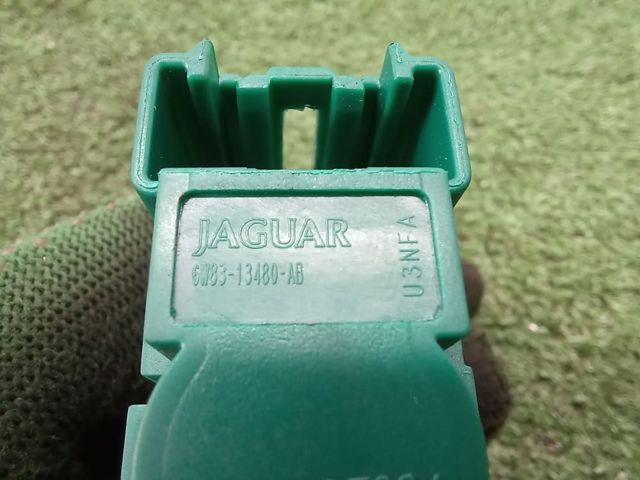 Кнопка стоп-сигналу 6W8313480AB LAND ROVER