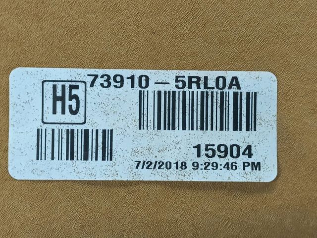 Оббивка кузова 739105RL0A NISSAN