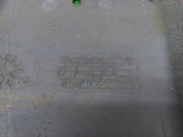 Захист днища, правий 748145DA0A NISSAN
