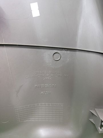 Обшивка стійки кузова внутрішньої, середня нижня права 769153NA0A NISSAN