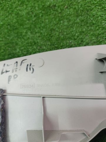 Обшивка стійки кузова внутрішня, задня права 769343NA0A NISSAN
