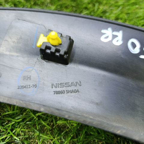 Молдинг арки колеса заднього, правий 788605NA0A NISSAN