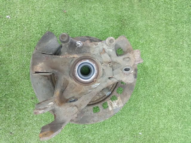 Цапфа поворотна права 7L0505436B VAG