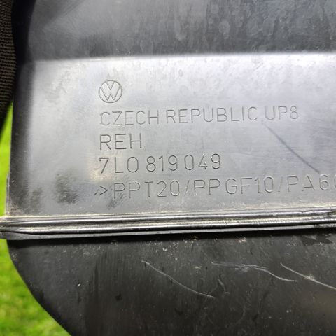 Повітрозабірник повітряного фільтра 7L0819049 VAG