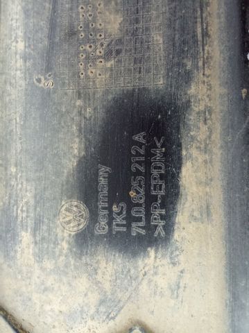 Захист днища, правий 7L0825212A VAG