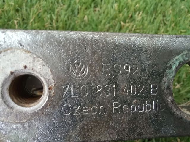 Завіса дверей передніх правих 7L0831402B VAG