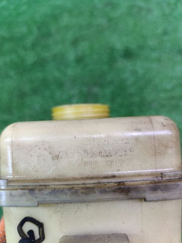 Бачок гідропідсилювача керма 7L6422373B VAG
