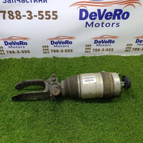 Стійка передня права 7L6616040D VAG