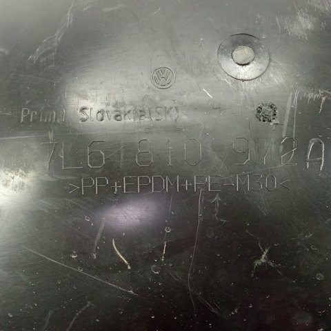 Підкрилок задній правий 7L6810972A VAG