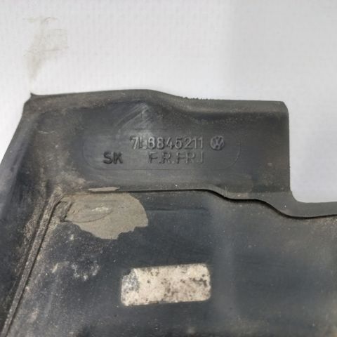 Скло третіх/п'ятих дверей 7L6845211BH VAG