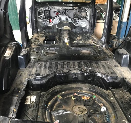 Днище кузова 7L8802011J VAG