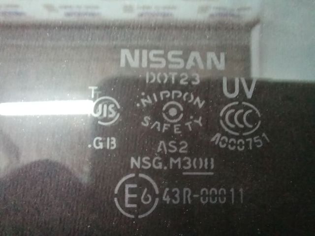 Вікно (передніх дверей) двері 803013NA0A NISSAN