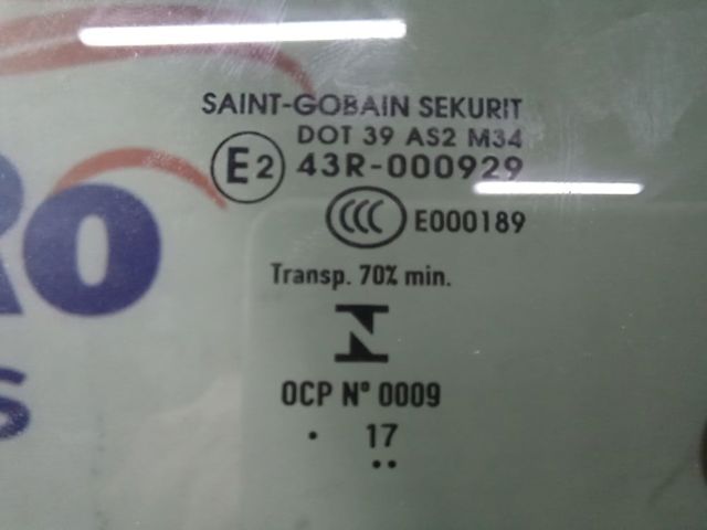 Скло пасажирських дверей 803125DA0A NISSAN