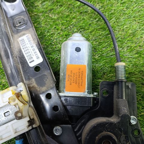 Двигун склопідіймача двері передньої, правої 807309FJ0A NISSAN
