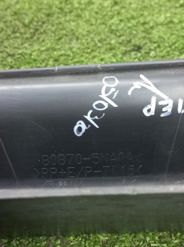 Молдинг передніх правих дверей, нижній 808705NA0A NISSAN