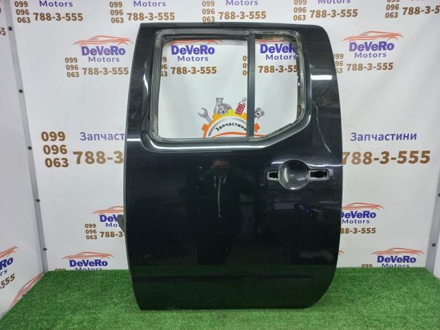 Двері задні 82101EB30J NISSAN