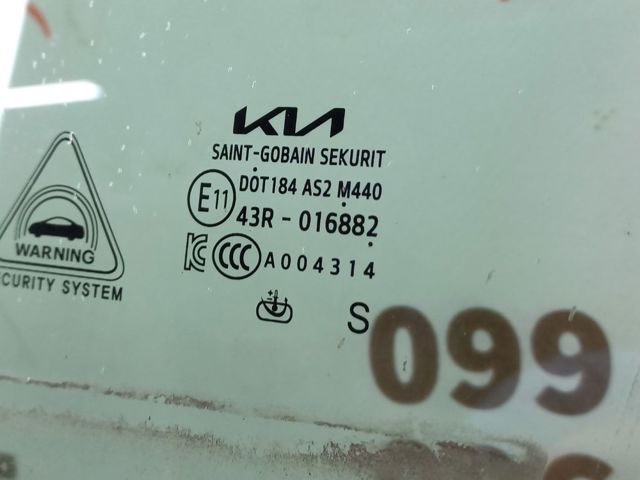 Скло водійських дверей 82410AT020 HYUNDAI