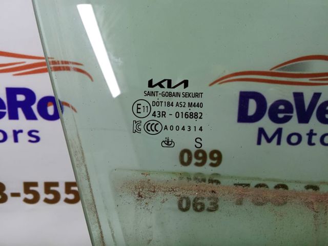 Скло пасажирських дверей 82420CV030 HYUNDAI