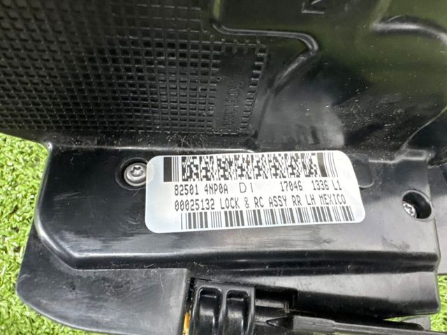 Замок задніх дверей, лівих 825014NP0A NISSAN